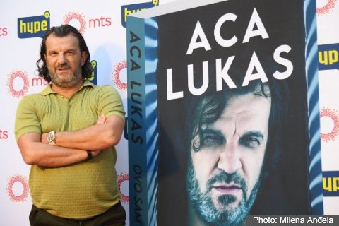 Aca Lukas представи своята биографична книга „Ovo sam ja“